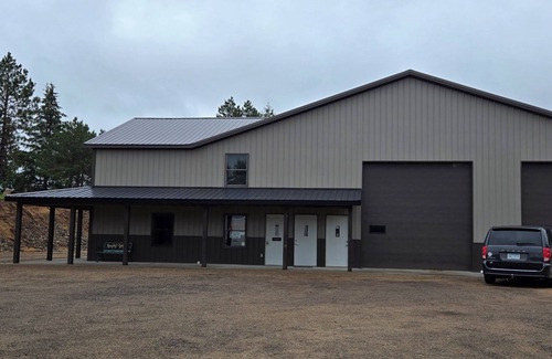 White Oak House | 2 Bedroom apartment upstairs with laundry .