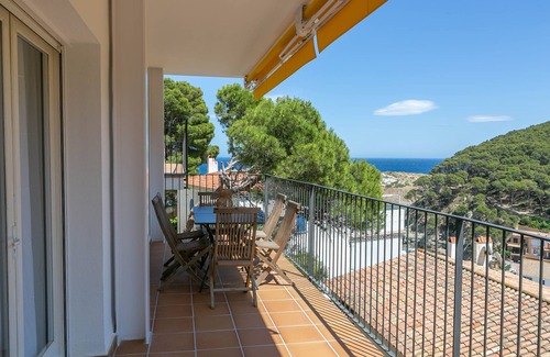 Sa Tuna Apartment | 2 bedroom apartment with sea views & terrace, 2 minutes walking to Sa Tuna in Begur (H44)