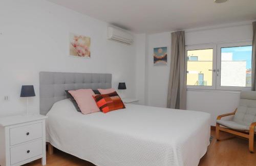 Palhais Apartment | 2 bedroom apartment with Terrace and View over Tejo River