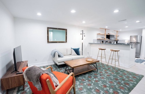 Lander Apartment | 2-Bedroom Apartment with Backyard in Lander