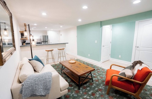 Lander Apartment | 2-Bedroom Apartment with Backyard in Lander
