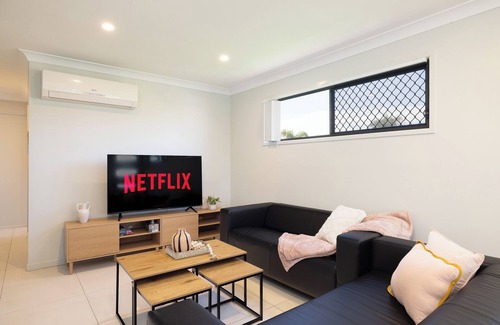 Rocklea Apartment | 2 Bedroom Apt!GST Credits! Parking! 120D2