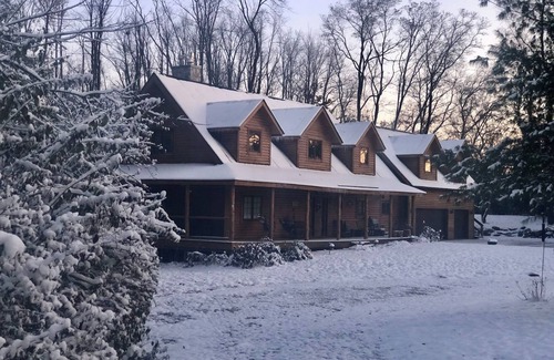 Noblesville Apartment | 2-bedroom apt in log home, minutes from Grand Park