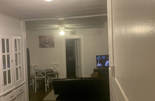 Manchester Apartment | 2 bedroom apt next to highway and close to downtown