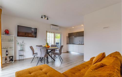 Peroj House | 2 Bedroom Beautiful Home In Peroj