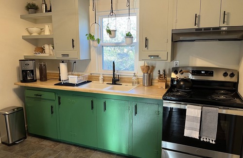 Canyon Apartment | 2-Bedroom Boho Bungalow, Newly Renovated