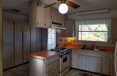 Sebastian House | 2 BEDROOM BUNGALOW WITH RIVER VIEW & DOCK