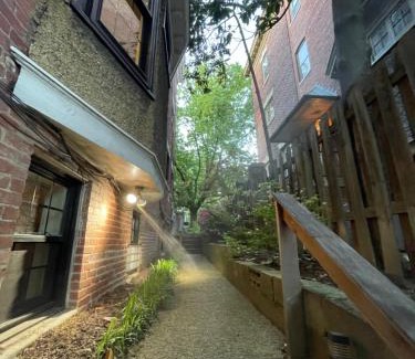 Forest Hills Apartment | 2 Bedroom by Zoo, Metro, Park and Embassies in Forest Hills - Best Location
