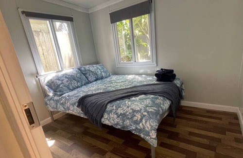 Grafton Apartment | 2 Bedroom Cabin with off street parking
