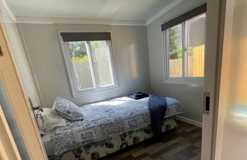 Grafton Apartment | 2 Bedroom Cabin with off street parking
