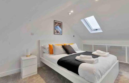 Gloucester Apartment | 2 Bedroom City Centre Apartment with Free Parking