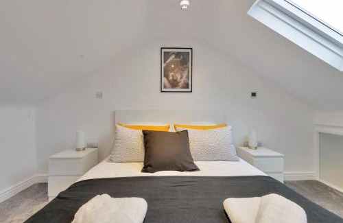Gloucester Apartment | 2 Bedroom City Centre Apartment with Free Parking