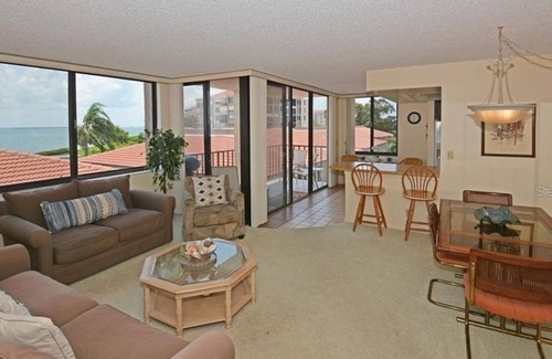 Palma del Mar Condo | 2 Bedroom Condo 20931 by Houzlet