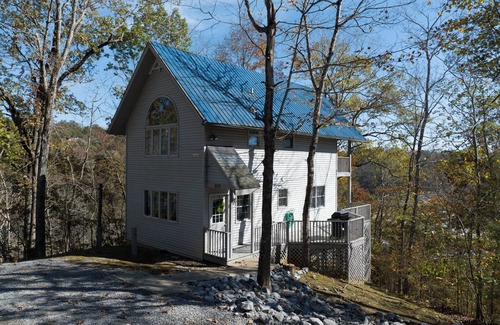 Jamestown Cabin | 2 Bedroom Condo, 0.5 miles from Jamestown Marina Boat ramp!
