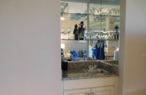 Palmer Ranch Condo | 2 Bedroom Condo 95119 by Houzlet