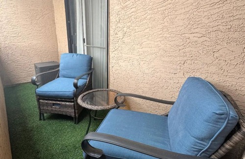Glendale Condo | 2-bedroom condo in charming Glendale with WiFi, AC, fitness room