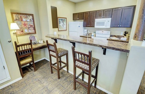 Heber Condo | 2 Bedroom Condo w/Kitchen at Old West Style Bison Ranch Resort!