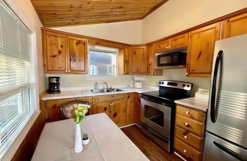 Bobcaygeon House | 2-Bedroom Cottage #11 - Ambleside