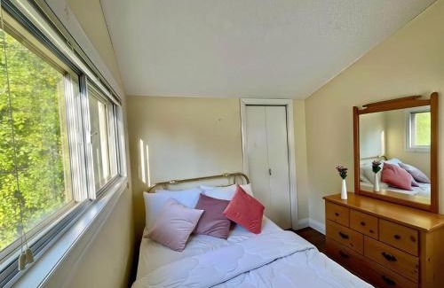 Bobcaygeon House | 2-Bedroom Cottage #11 - Ambleside
