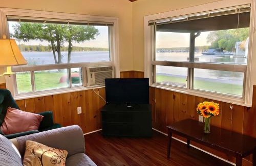 Bobcaygeon House | 2-Bedroom Cottage #11 - Ambleside