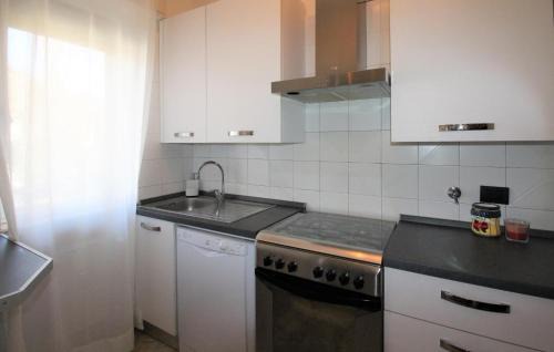 Montoggio Apartment | 2 Bedroom Cozy Apartment In Montoggio
