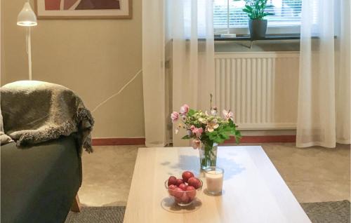 Kvillsfors Apartment | 2 Bedroom Cozy Apartment In Kvillsfors