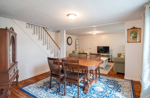 Mountain Top Cottage | 2 Bedroom Cozy Cottage!