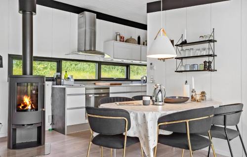 Vibæk Strand House | 2 Bedroom Cozy Home In Ebeltoft