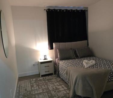 Northeast Edmonton Apartment | 2 bedroom cozy suite in NW edmonton with separate entrance, FreeWifi, driveway Parking, Netflix, AC, airport pickup
