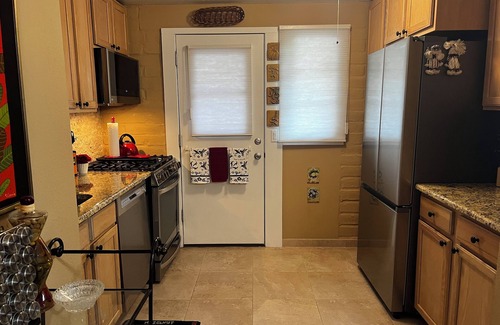 Green Valley Villa | 2-BEDROOM, Cozy West Villa: In the heart of Green Valley, New Appliances & TV!