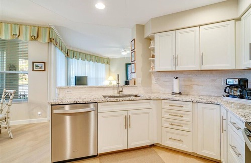 Tropical Cove House | 2 bedroom + den/2 bathroom attached town home at Lexington Country Club