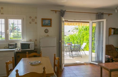 Torroella de Montgri House | 2 bedroom semi-detached house in Urb. Torre Gran, L'Estartit. Garden and community pool (Ref:H38)