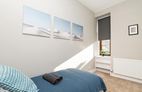 Inverurie Apartment | 2 Bedroom Flat - Free Parking