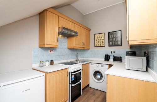 Inverurie Apartment | 2 Bedroom Flat - Free Parking
