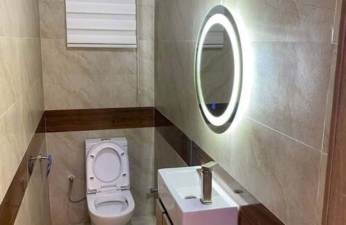 Lekki Phase 1 House | 2 bedroom flat in the heart of lekki phase 1 with limitless amenities