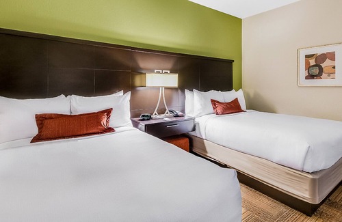 Longview Condo | 2 Bedroom | Free Breakfast. Indoor Pool & Hot Tub