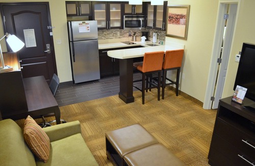 Longview Condo | 2 Bedroom | Free Breakfast. Indoor Pool & Hot Tub
