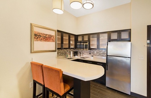 Longview Condo | 2 Bedroom | Free Breakfast. Indoor Pool & Hot Tub