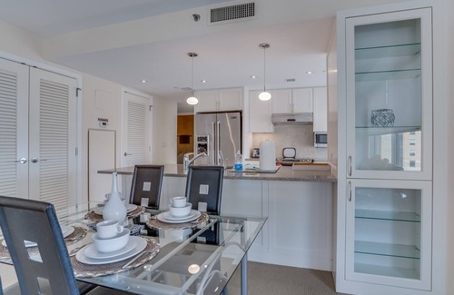 Penn Quarter Apartment | 2 Bedroom Fully Furnished Apartment in Downtown Washington by RedAwning