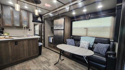 River Ranch Other | 2 bedroom glamping RV w/golf cart