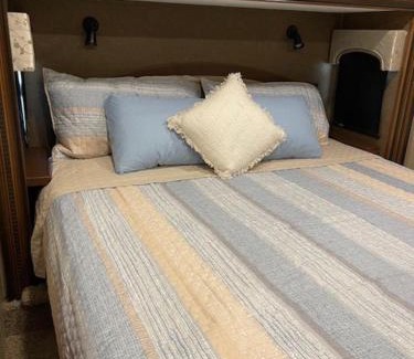 River Ranch Other | 2 bedroom glamping RV w/golf cart