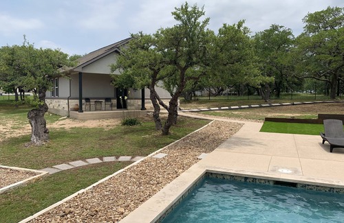 Highpointe House | 2 bedroom Hill Country Casita w/Pool and Hot Tub