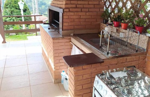 Jardim Andira House | 2 bedroom house and 1 suite in a quiet location with beautiful mountain views