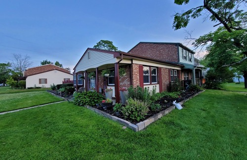 Willingboro House | 2 bedroom, host up to 5 people, willingboro 2 bedroom
