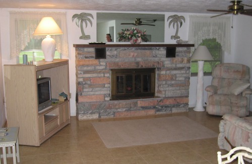 Gulf Coast Acres House | 2 Bedroom House, 1 Car Garage, 1 Bath Seasonal Rental