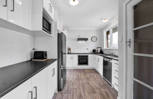 New Plymouth House | 2 Bedroom House | Close to CBD