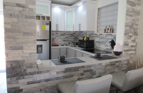 Quebrada Vueltas House | 2-bedroom house in charming Luis M. Cintrón with AC, WiFi