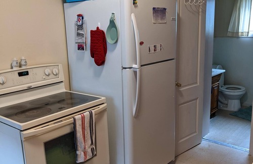 Saint Joseph House | 2-bedroom in quiet neighborhood - monthly rental perfect for traveling workers!