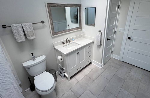 Greenport Apartment | 2-Bedroom in Village of Greenport with Backyard