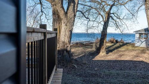 Harwood House | 2-bedroom Lake Front Cottage in Harwood ON #1